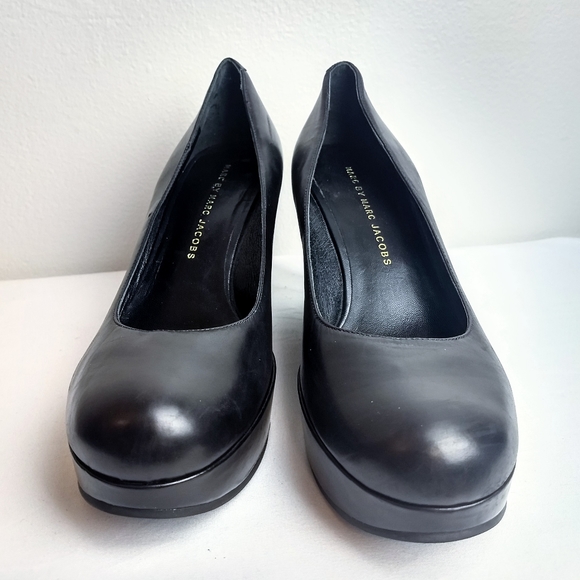 Marc by Marc Jacobs Patent Leather Black Wedge Heel Dressy Professional Pumps - Picture 4 of 9